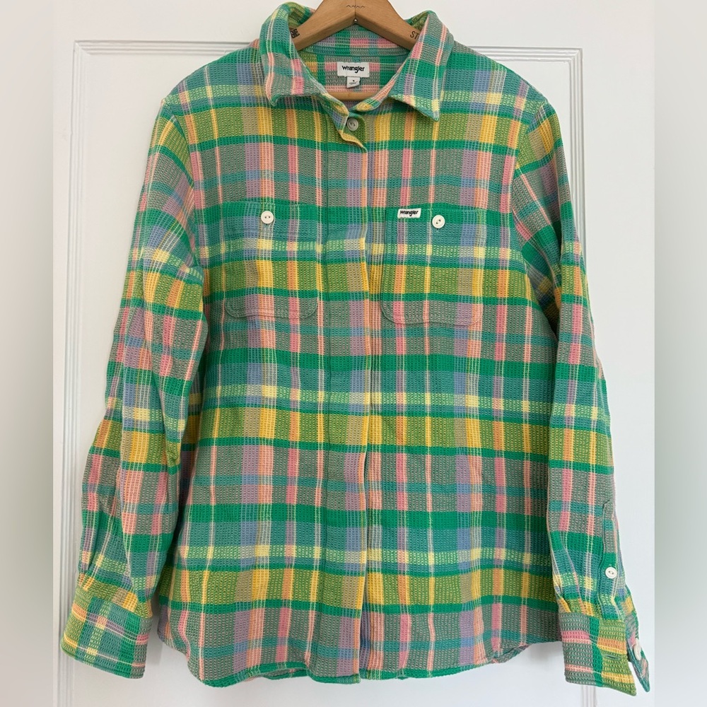 Wrangler pastel plaid button down shirt / small